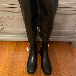 Liz Claiborne black Knee-High boots Size 7.5. New in Box